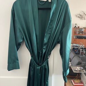 Vintage 90’s Victoria's Secret emerald green Satin Robe one size tie front